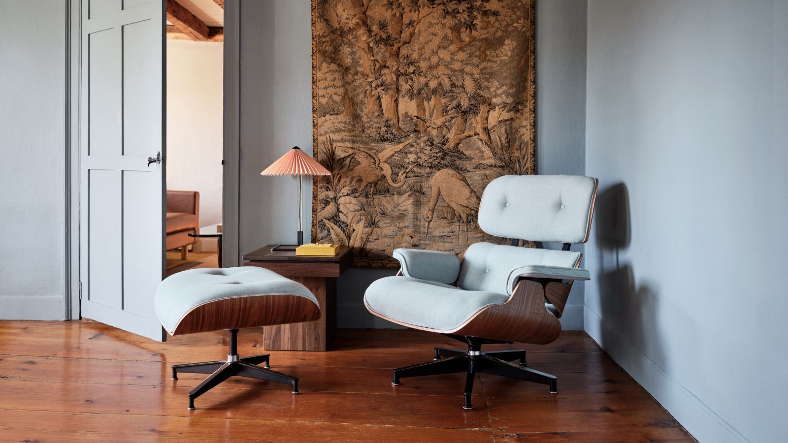 Obral Klasik Modern Herman Miller! Hemat hingga 25% untuk furnitur ikonik