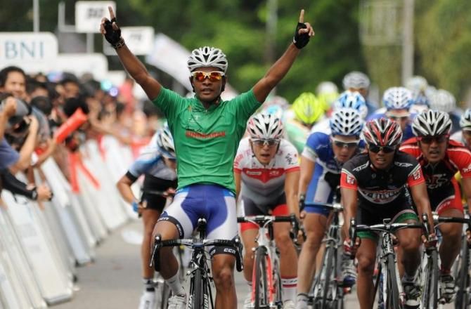 Mohd. Zamri Saleh of Terengganu Cycling Team crossed the line in fourth
