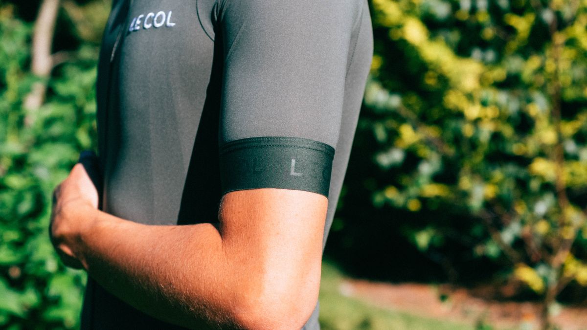 detail shot of arm gripper on le col pro jersey II