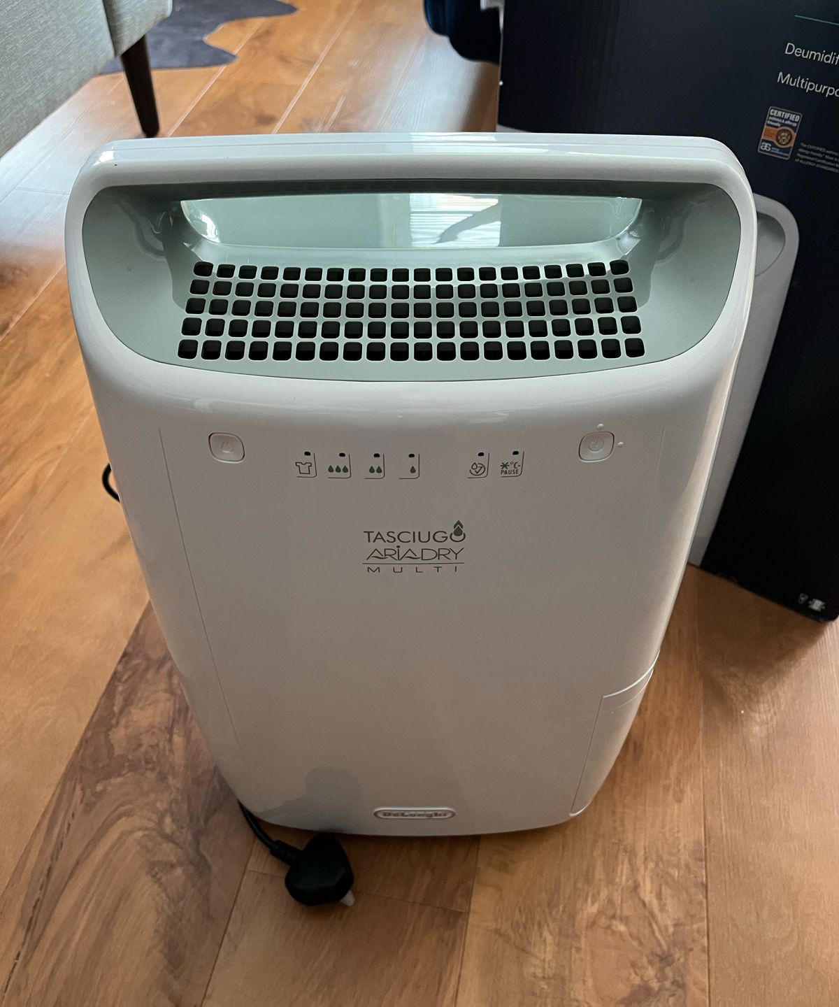 DeLonghi DEX212F 12L Tasciugo AriaDry Dehumidifier Review | Homebuilding