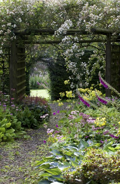 12 Cottage Garden Ideas That Are Dreamy And Delightful 