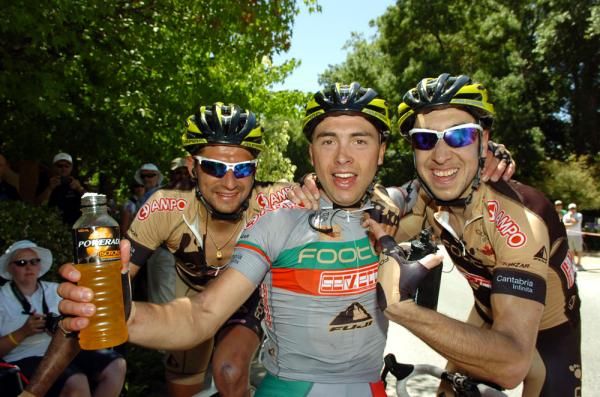 Manuel Cardoso is mobbed by his Footon-Servetto teammates after his gritty stage victory