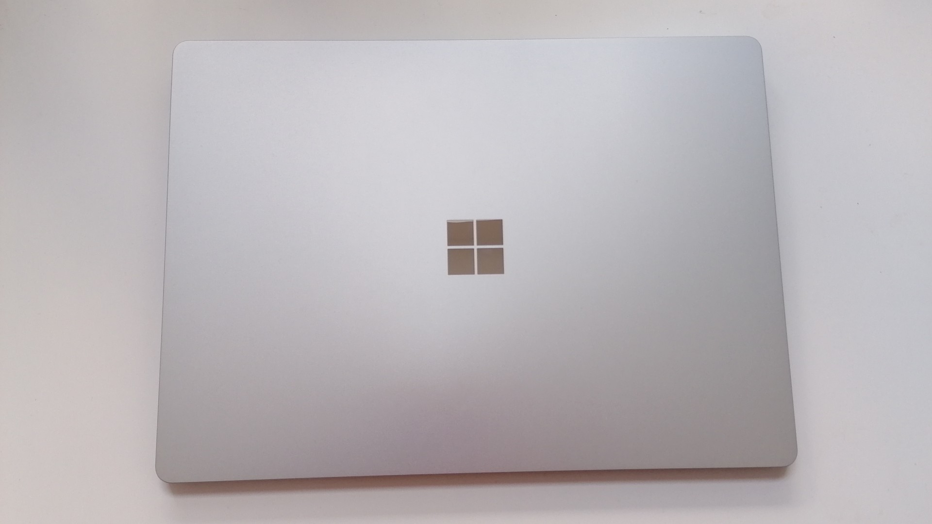 Microsoft Surface Laptop 4_Mina Frost