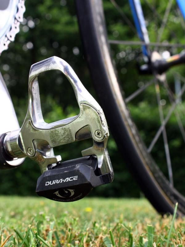 Farrar's Shimano Dura-Ace pedals bear noticeable scars.