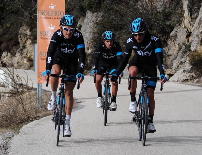 Geraint Thomas, Richie Porte and Peter Kennaugh (Sky) descending.