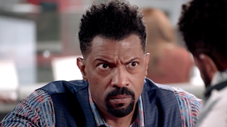 Still of Deon Cole in Blackish.