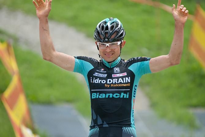 Stage winner Leonardo Paez at the finish