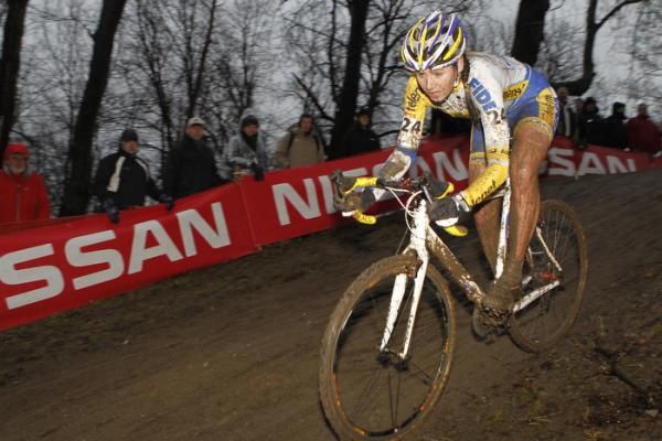 Nikki Harris of Great Britain races downhill