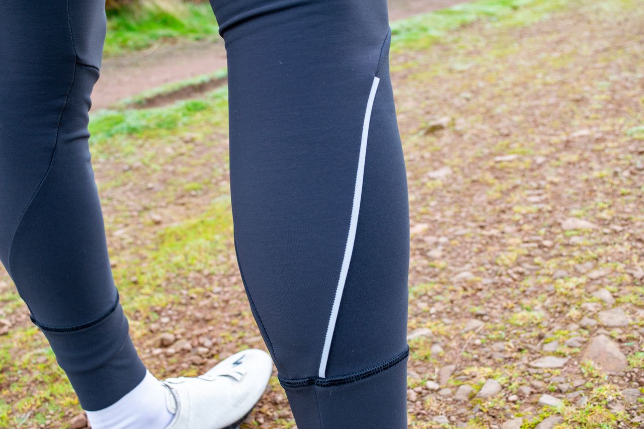 A man wearing a pair of Van Rysel RCR Sport winter bibtights