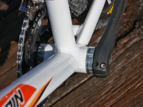 The down tube uses a trapezoidal profile to help bolster the bottom end.