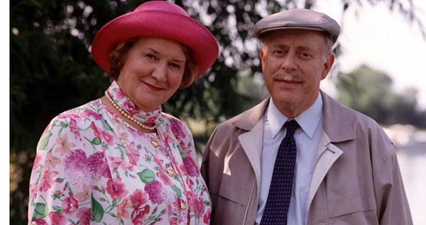 TELEVISION PROGRAMME: KEEPING UP APPEARANCES. Patricia Routledge as Hyacinth Bucket and Clive Swift as her husband Richard. 03a-31-hyacinth.jpg