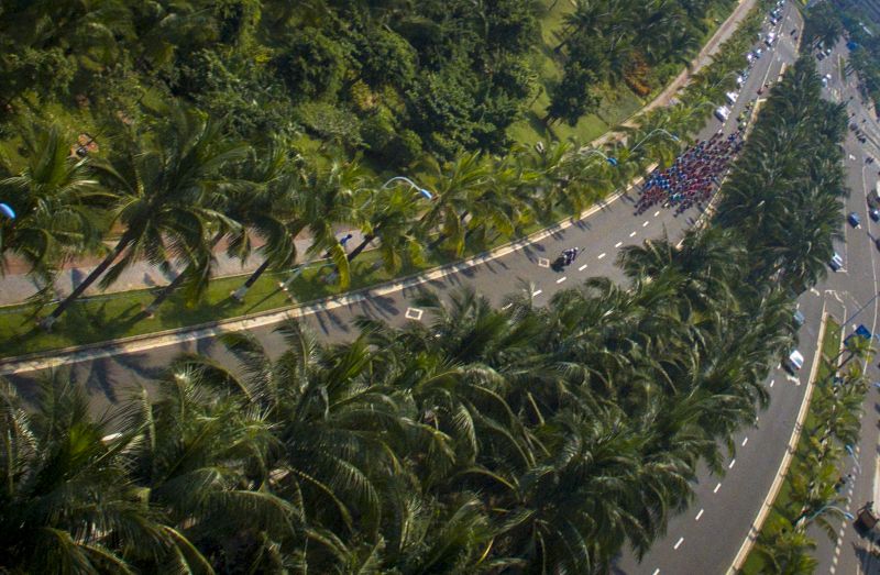 The Tour of Hainan passes through some impressive scenery