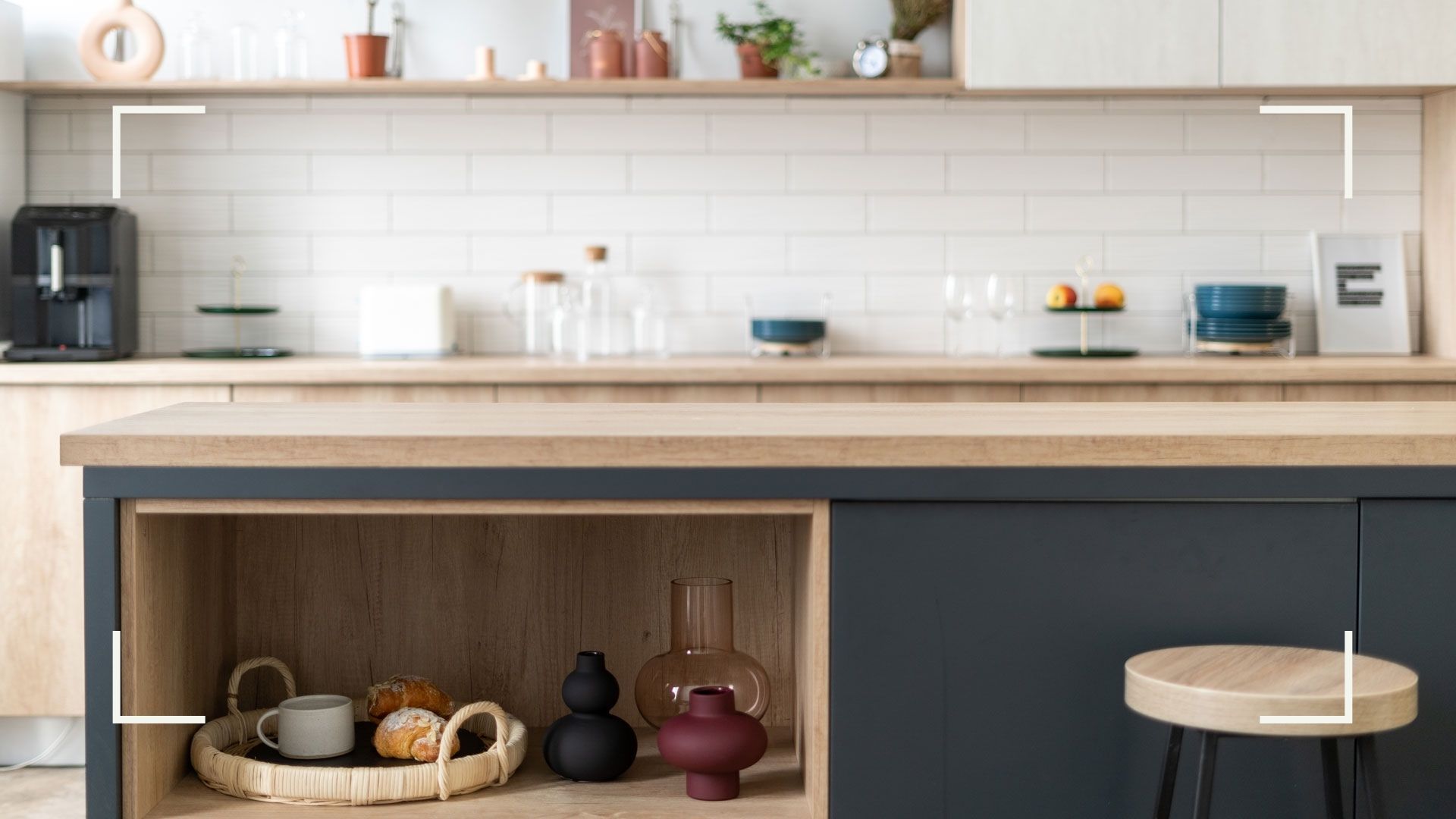 organizing kitchen countertops to be clean and clean for a more functional kitchen
