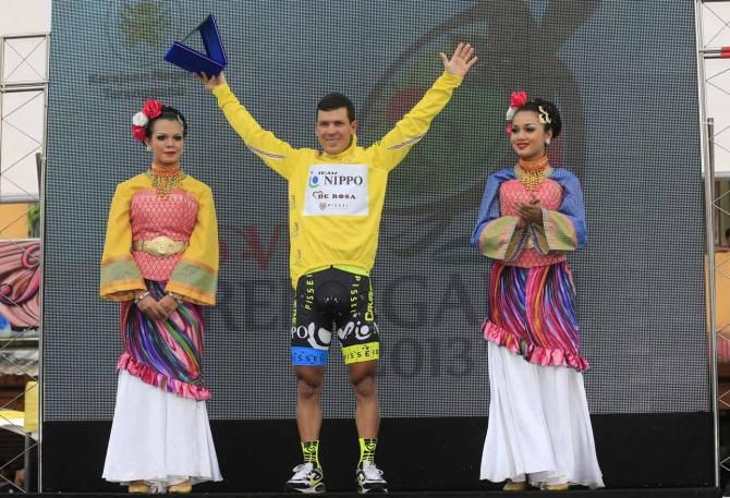 Julian Arredondo (Team Nippo - De Rosa) retains his overall lead.