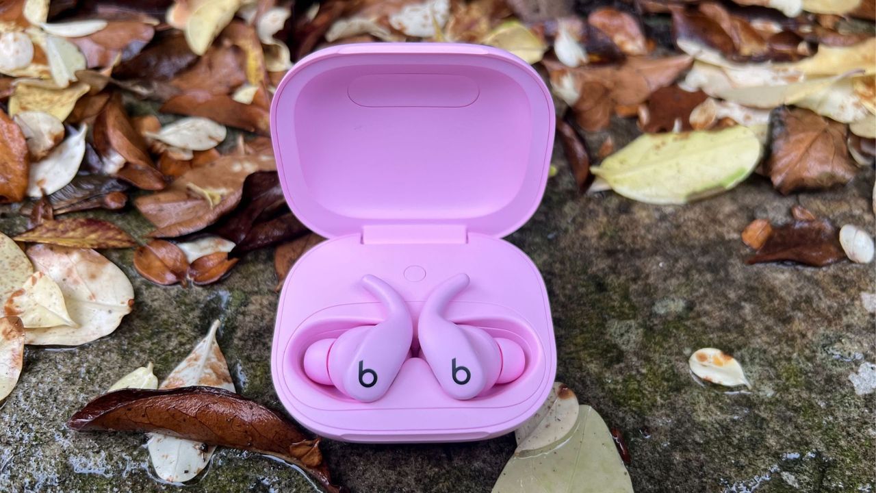 Grace Walsh testing Beats Powerbeats Fit