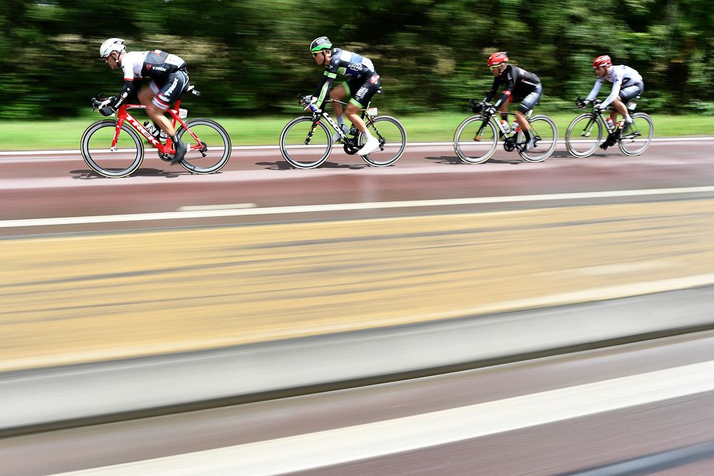 The breakaway streaks along during stage 2.