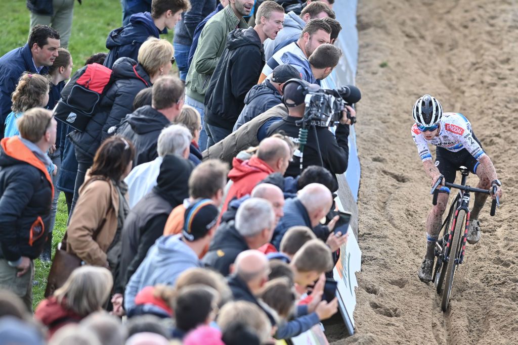 Belgian Eli Iserbyt pictured in action during the men elite race of the Cyclocross Ruddervoorde the second stage of the Superprestige cyclocross cycling competition Saturday 23 October 2021 in Ruddervoorde Oostkamp BELGA PHOTO DAVID STOCKMAN Photo by DAVID STOCKMANBELGA MAGAFP via Getty Images
