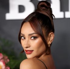 face framing - shay mitchell