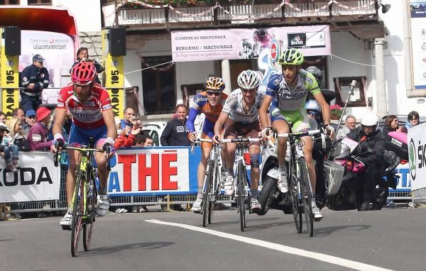 Michele Scarponi (Lampre-ISD) and Vincenzo Nibali (Liquigas-Cannondale) could do little against Alberto Contador (Saxo Bank-SunGard).