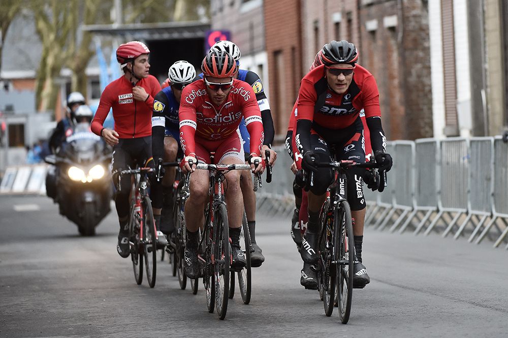 The lead group