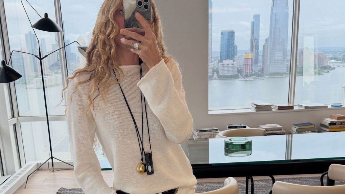 Hello, Fashion People Care About Chic Basics and Shoes—These New Zara, J.Crew, and Reformation Items Are So Good