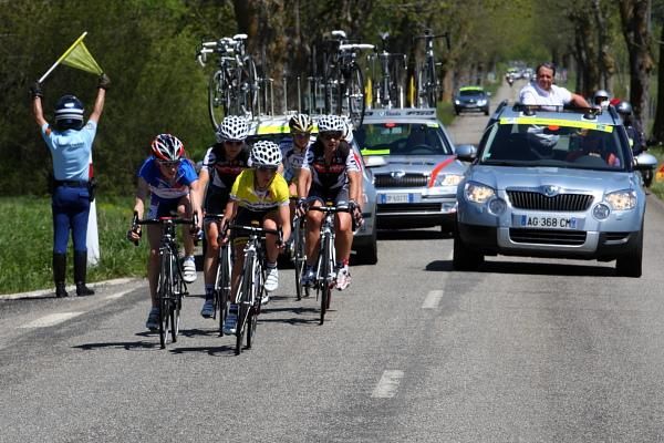 Race leader Emma Pooley (Cervelo Test Team) leads the break into a corner.
