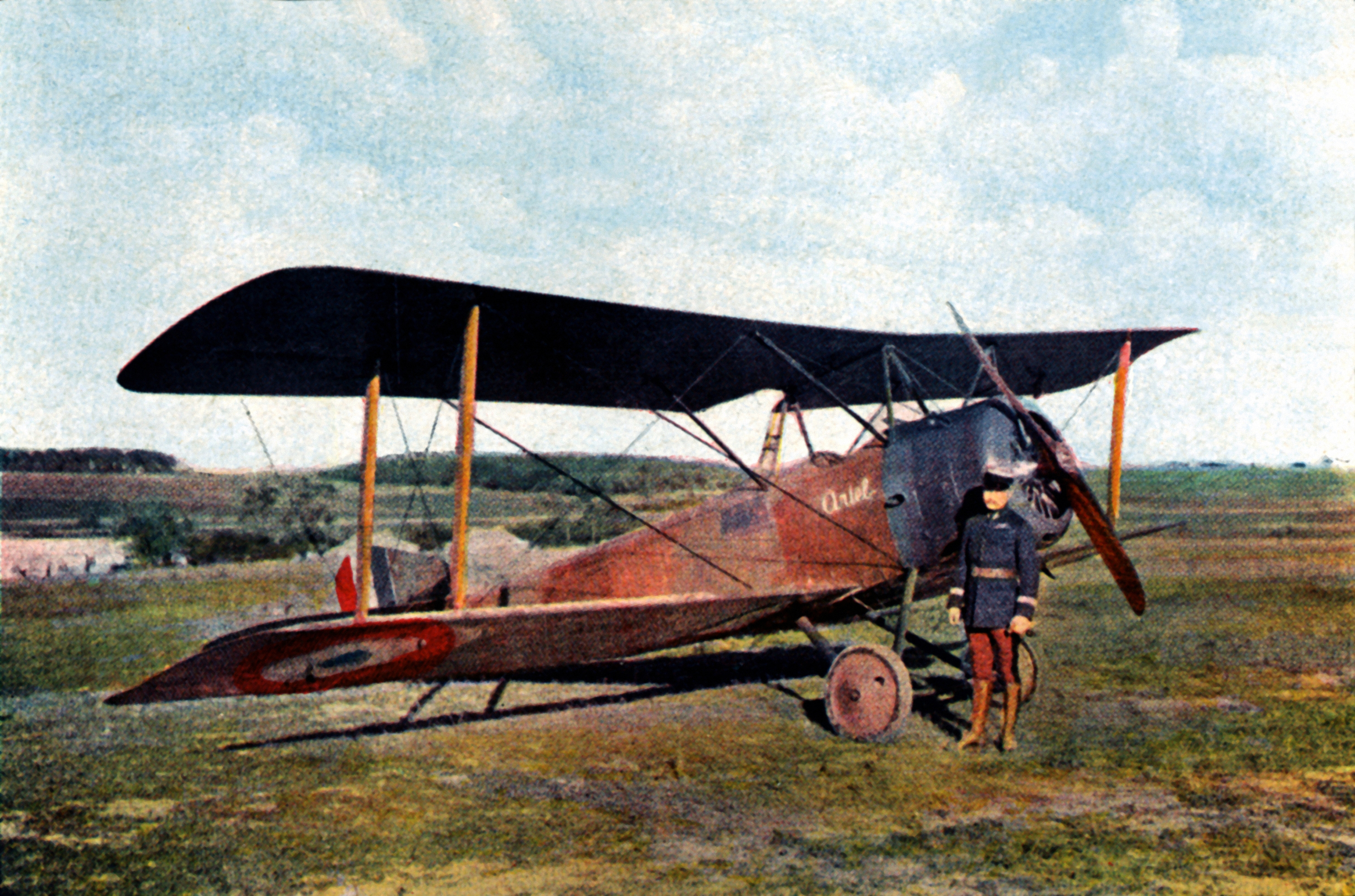 Captain Robert de Beauchamp alongside his British Sopwith fighter after returning from a bombing raid on Essen, shortly before his death at Verdun. September 1916. Battle of Verdun. Western Front. World War I. France. Autochrome Lumi&egrave;re. Photo: Jules Gervais-Courtellemont (1863 - 1931). (Photo by Galerie Bilderwelt/Getty Images)