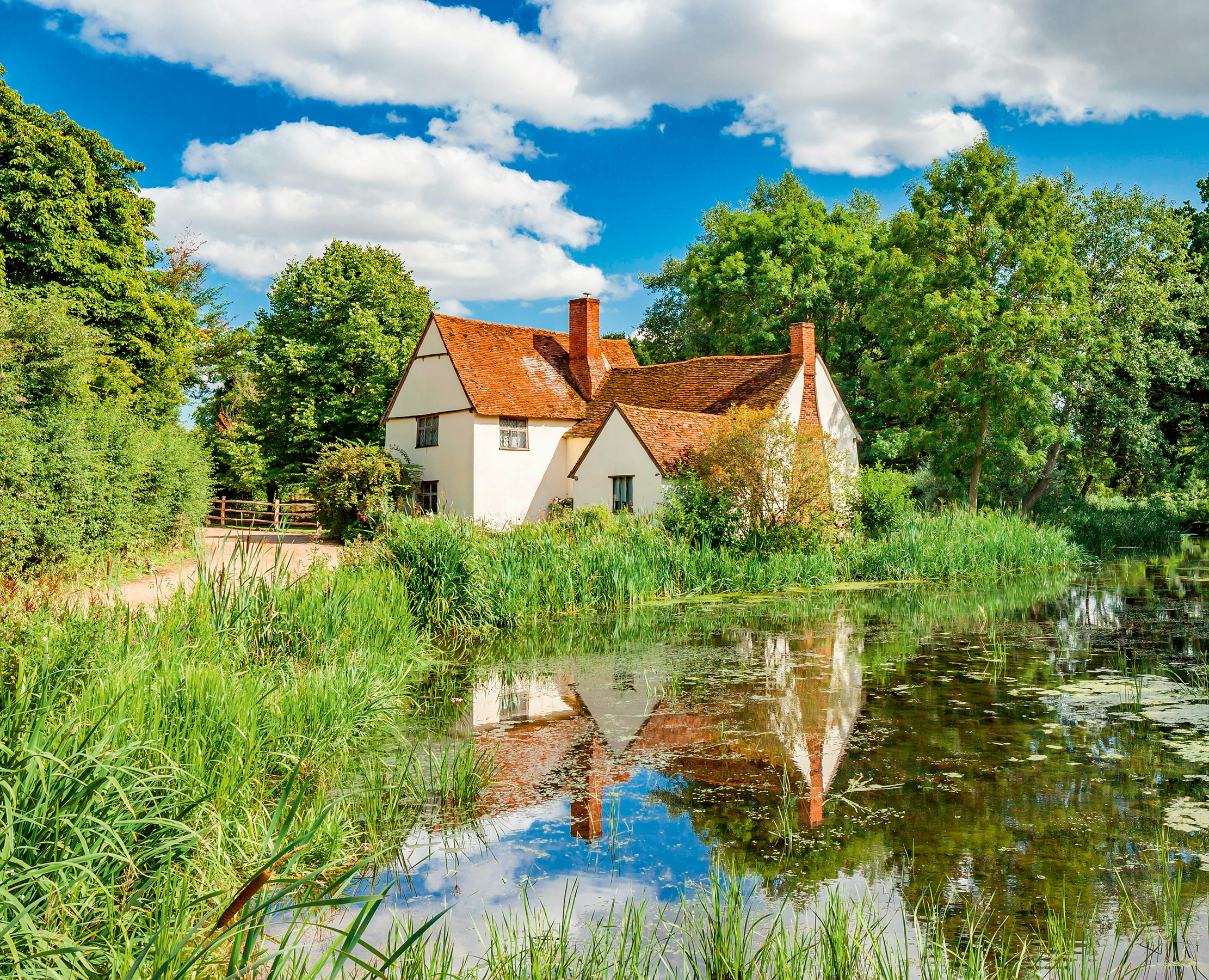 Willy Lott&#039;s Cottage by Flatford Mill, where John Constable painted The Haywain.