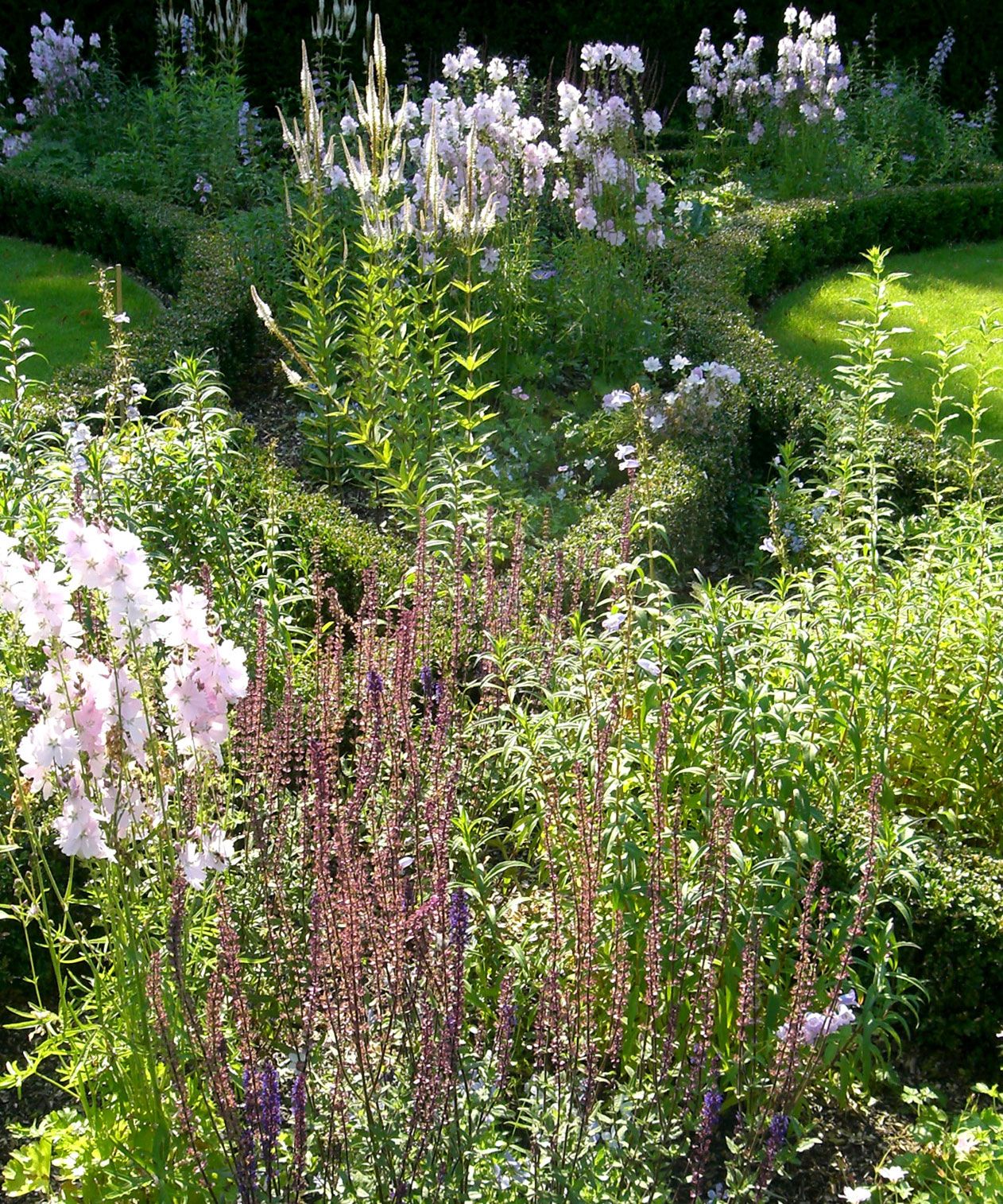 How to design a parterre garden: key points to consider | Homes & Gardens