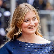 Princess Elisabeth wears a navy dress