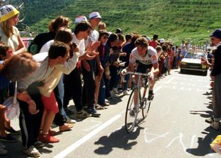 Robert Millar (Peugeot - Shell - Michelin) climbs L'Alpe d'Huez at the 1984 Tour de France.