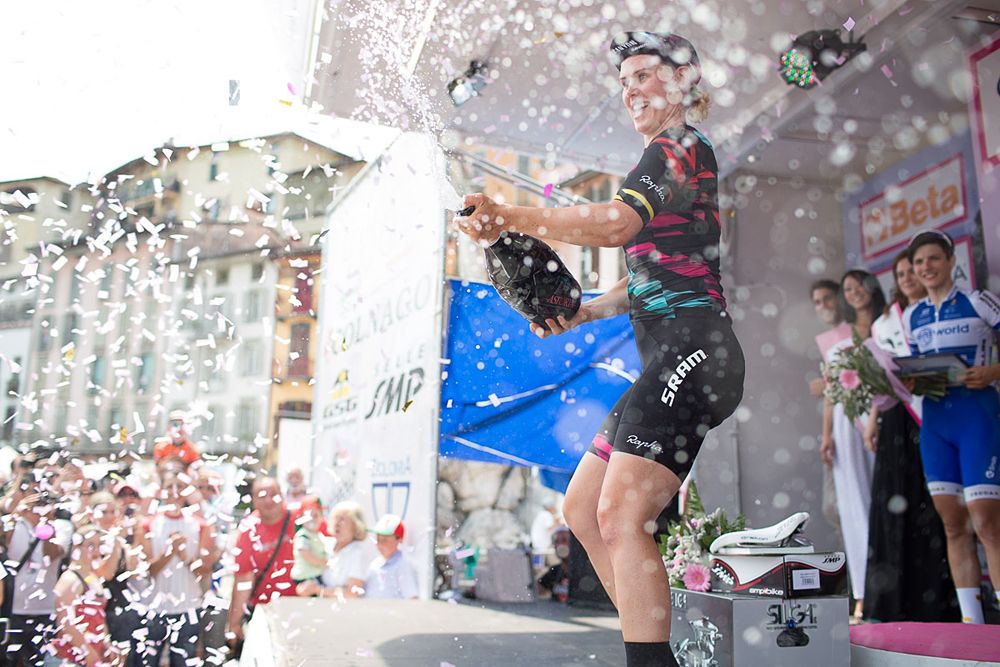 Tiffany Cromwell (CANYON//SRAM Racing) wins the sprint finish to Giro Rosa 2016 - Stage 4