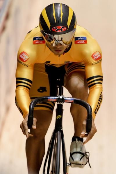 Azizulhasni Awang (Malaysia) looked menacing.