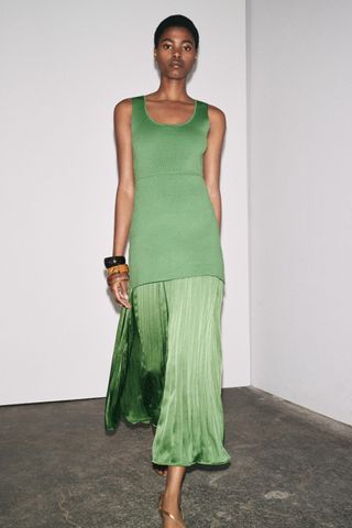 cGMFtxWzLBK5hZEhvEB7jD-320-80 35 اكتشاف الأزياء الصيفية الأنيقة للتسوق من زارا هذا الصيف