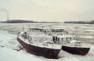 danube river frozen ships