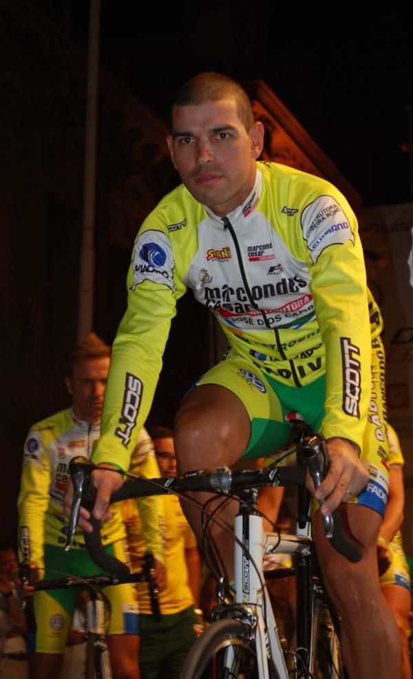 Luis Carlos Amorim Tavares rolls off the stage