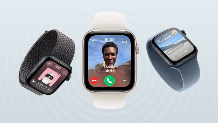 Three variants of the Apple Watch SE 3 on a pastel bluish-grey background