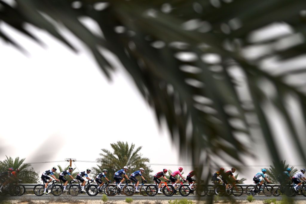 LIWA PALACE ABU DHABI UNITED ARAB EMIRATES FEBRUARY 17 A general view of the peloton competing during the to the 7th UAE Tour Stage 1 a 138km stage from Madinat Zayed Shams Solar Park to Liwa Palace UCIWWT on February 17 2025 in Liwa Palace Abu Dhabi United Arab Emirates Photo by Dario BelingheriGetty Images