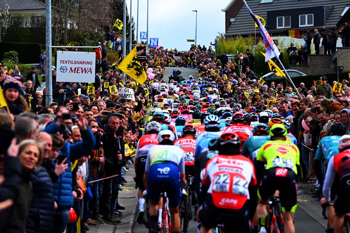 Ronde van Vlaanderen 2022 - Tour of Flanders - 106th Edition - Antwerp - Oudenaarde 272,5 km - 03/04/2022 - Scenery - Peloton - Berendries - photo Vincent Kalut/PN/SprintCyclingAgency&Acirc;&copy;2022