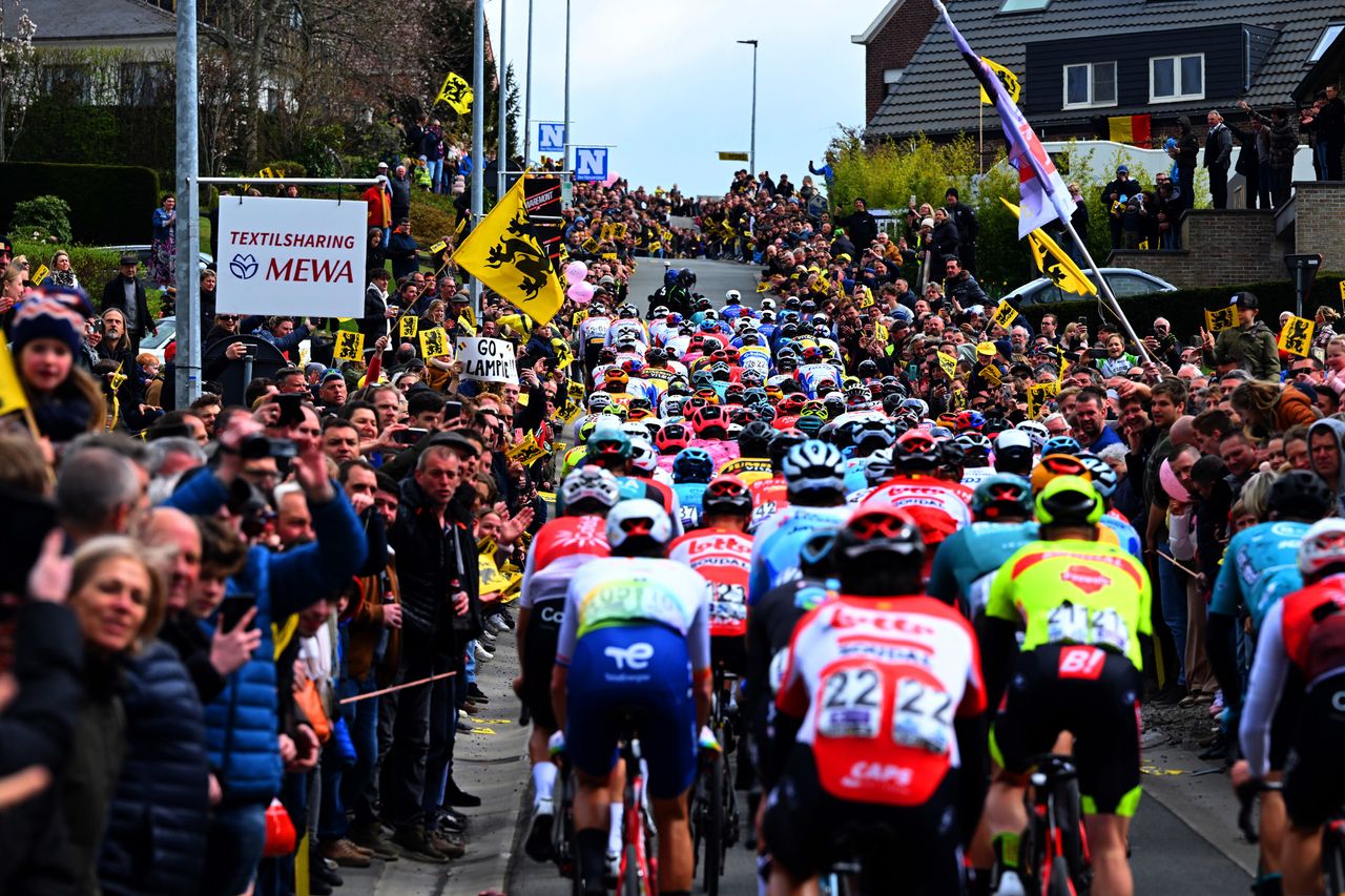 Ronde van Vlaanderen 2022 - Tour of Flanders - 106th Edition - Antwerp - Oudenaarde 272,5 km - 03/04/2022 - Scenery - Peloton - Berendries - photo Vincent Kalut/PN/SprintCyclingAgency&Acirc;&copy;2022