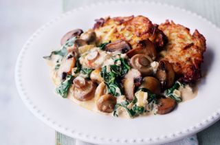 Creamy mushroom and spinach stroganoff