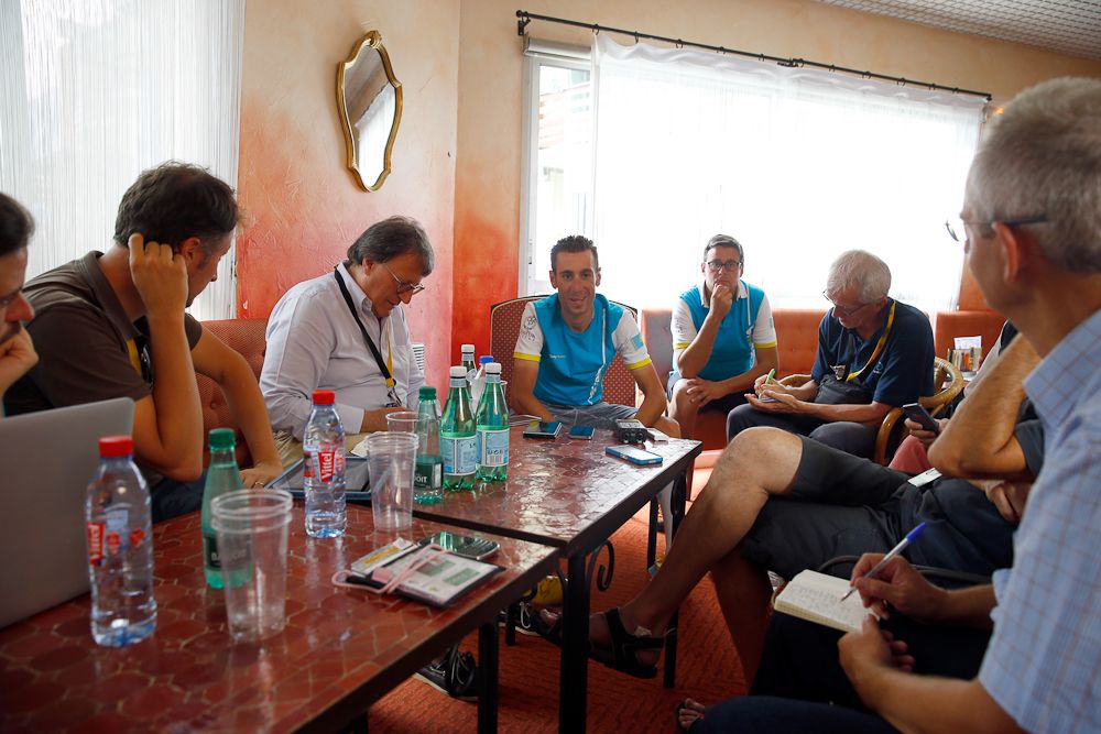 Vincenzo Nibali talks with the press.