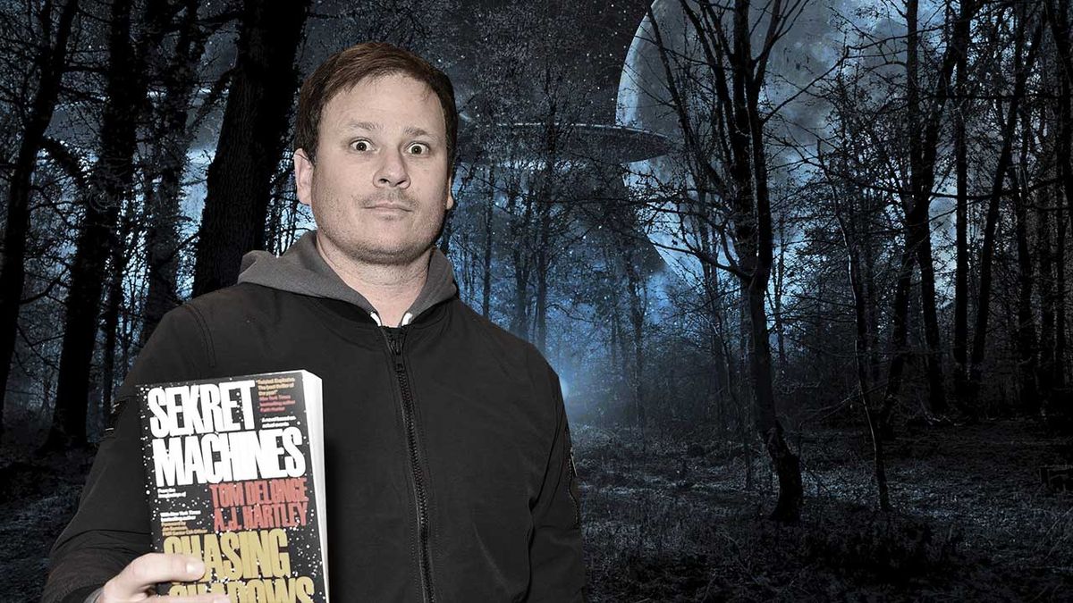 Tom DeLonge photoshopped on to a spooky UFO scene