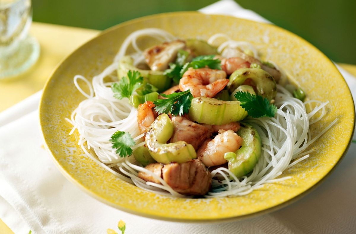 Cucumber and prawn stir-fry | Chinese Recipes | GoodtoKnow