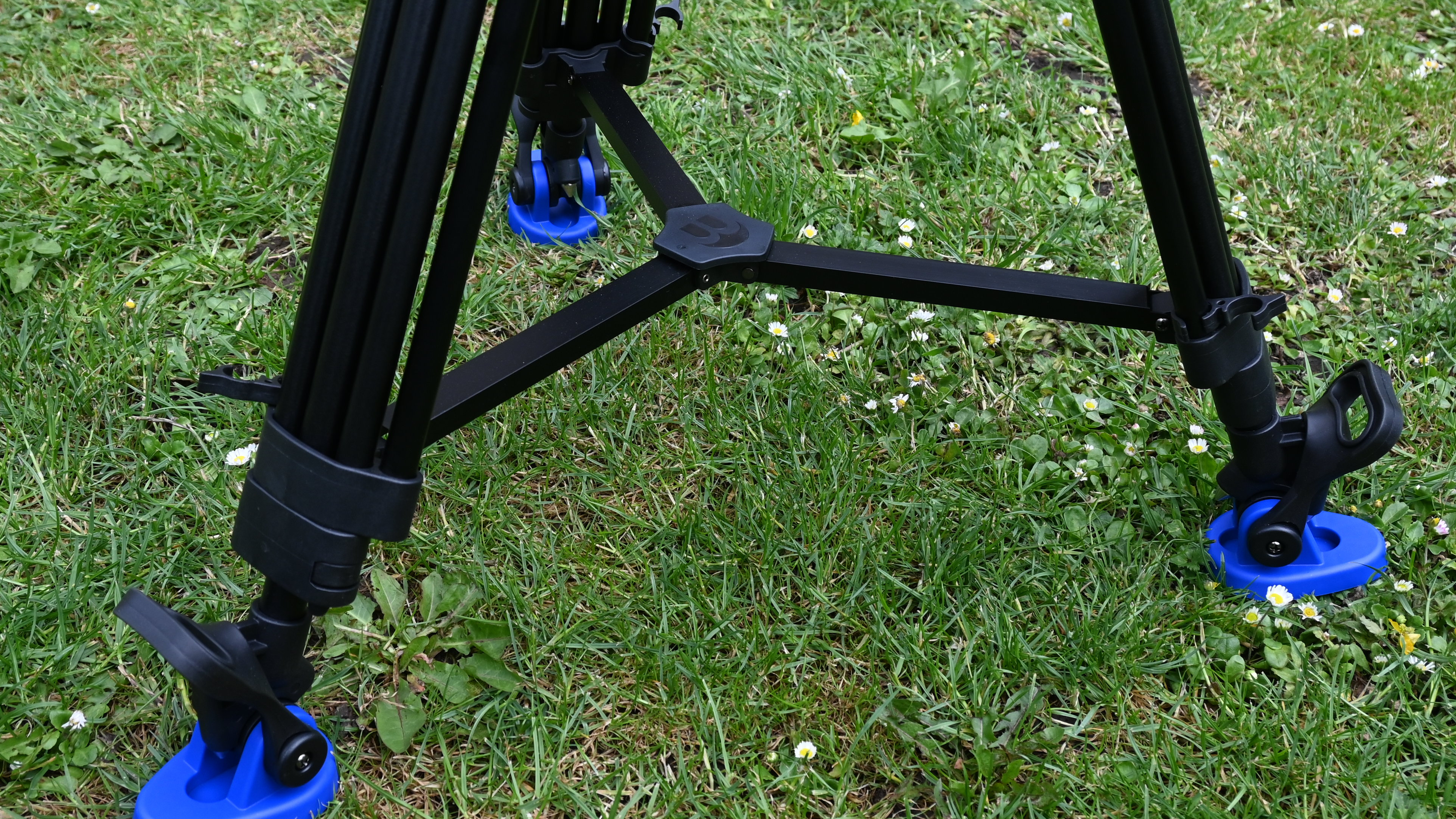 Benro A572LLKH Lightning Lock Aluminum Video Tripod Kit