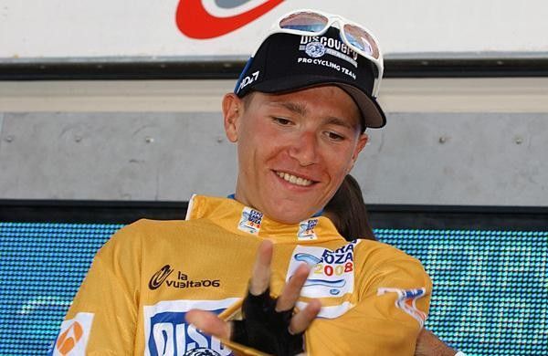 Brajkovic smiles in the gold jersey
