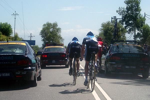Oleg Grishkine drops back to pace