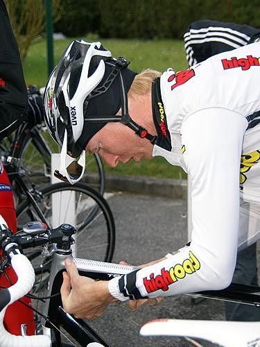Critical sections of the race are marked right on the top tubes.