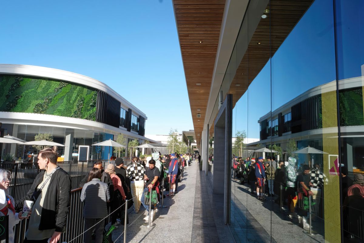 Razer's new physical store in LA picks up where Microsoft left off