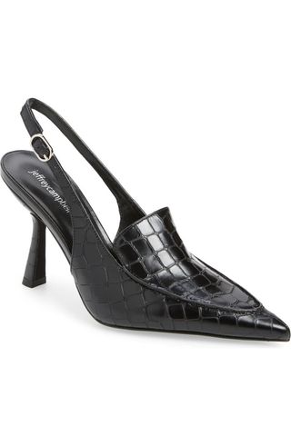 Acclaimed Pointed Toe Pump